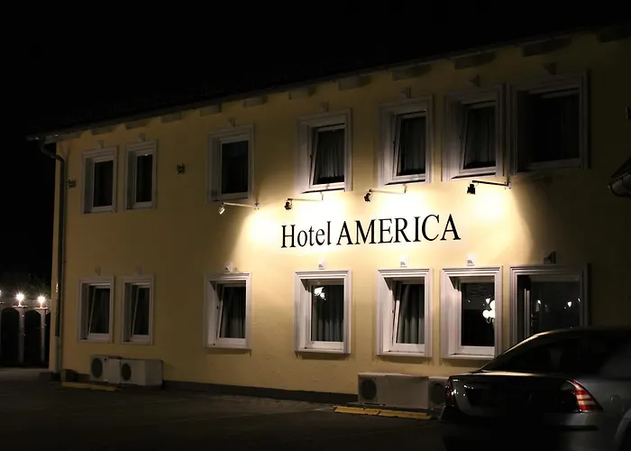 ホテル America 3*